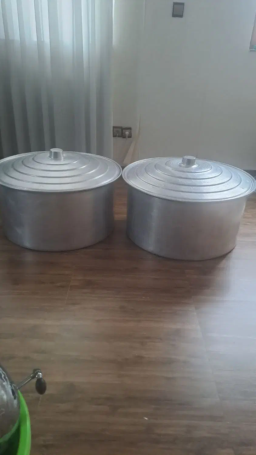 دیگه بزرگ|ظروف پخت‌وپز|رشت, گلباغ نماز|دیوار