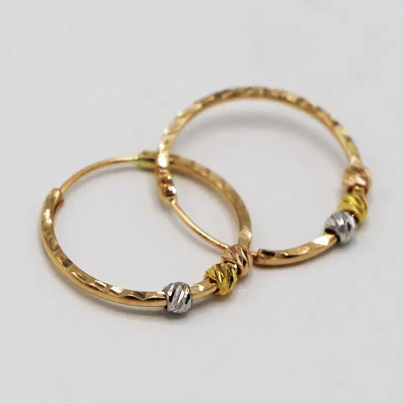 لنگه گوشواره گمشده|اشیا|مراغه, |دیوار