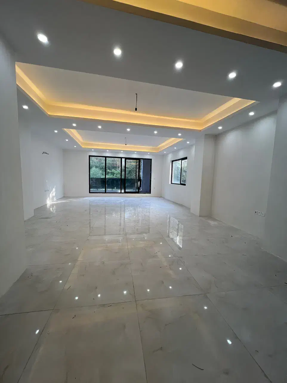 ۱۲۵متر تراس بزرگ و ویو کوه چشم نواز|اجارهٔ آپارتمان|لاهیجان, شیخ زاهد|دیوار