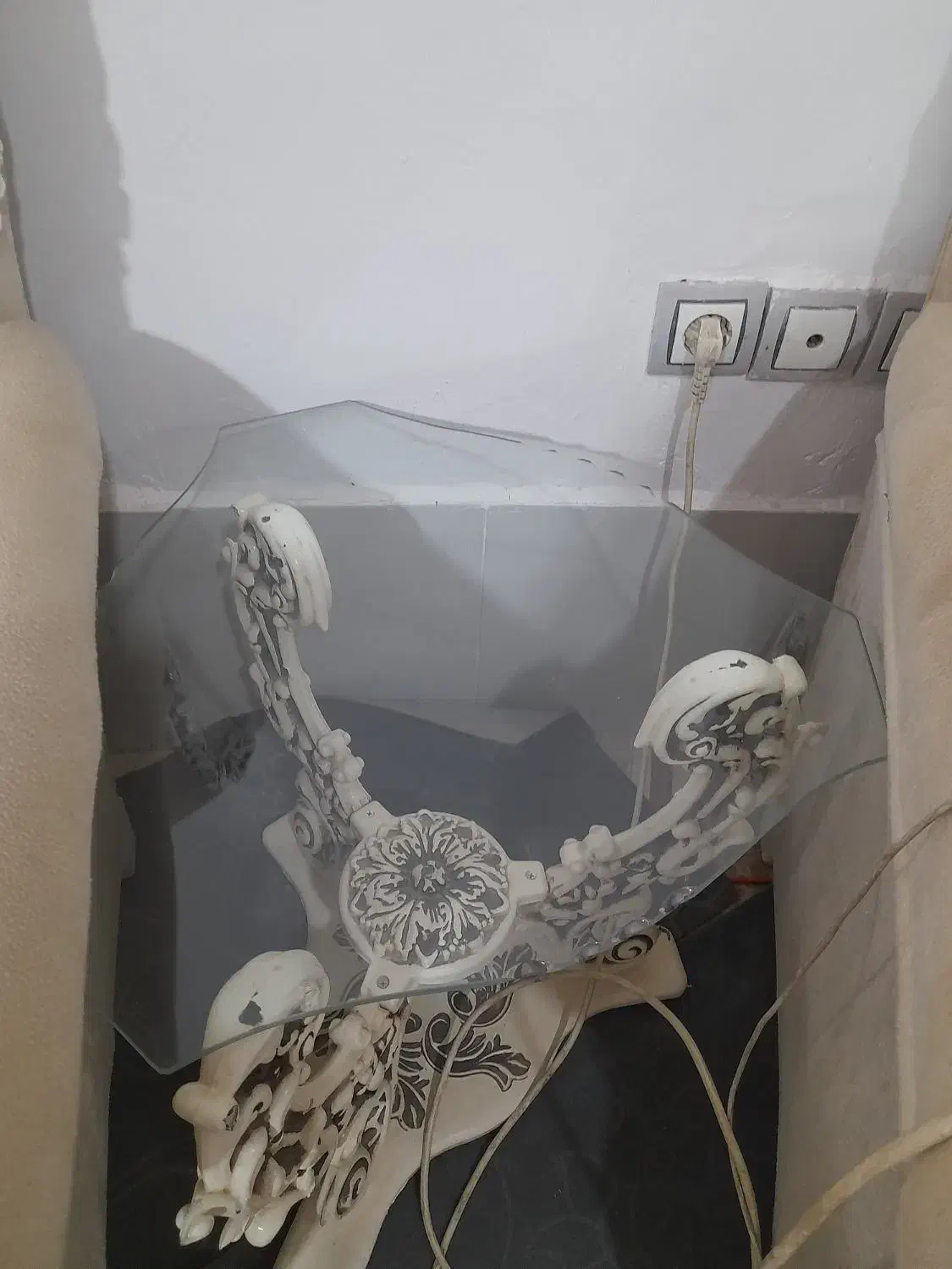 مبل نیمه سلطنتی ۷نفره با۳عدد عسل خوری قیمت ۷ملیون|مبلمان خانگی و میز عسلی|مشهد, تبادکان|دیوار