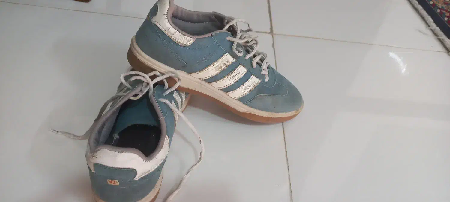 کتونی فوتسال س۴۲|کیف، کفش، کمربند|دورود, |دیوار