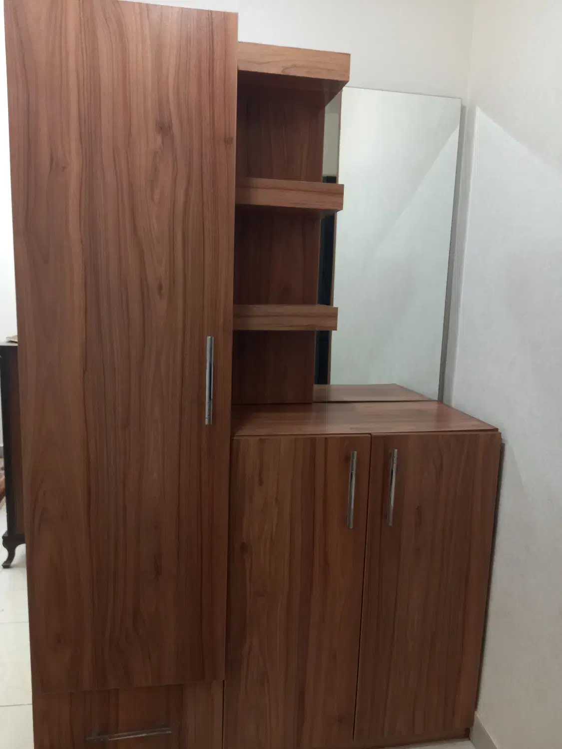 جاکفشی کمد|جاکفشی، کمد، دراور|محمدشهر, همایون ویلا|دیوار