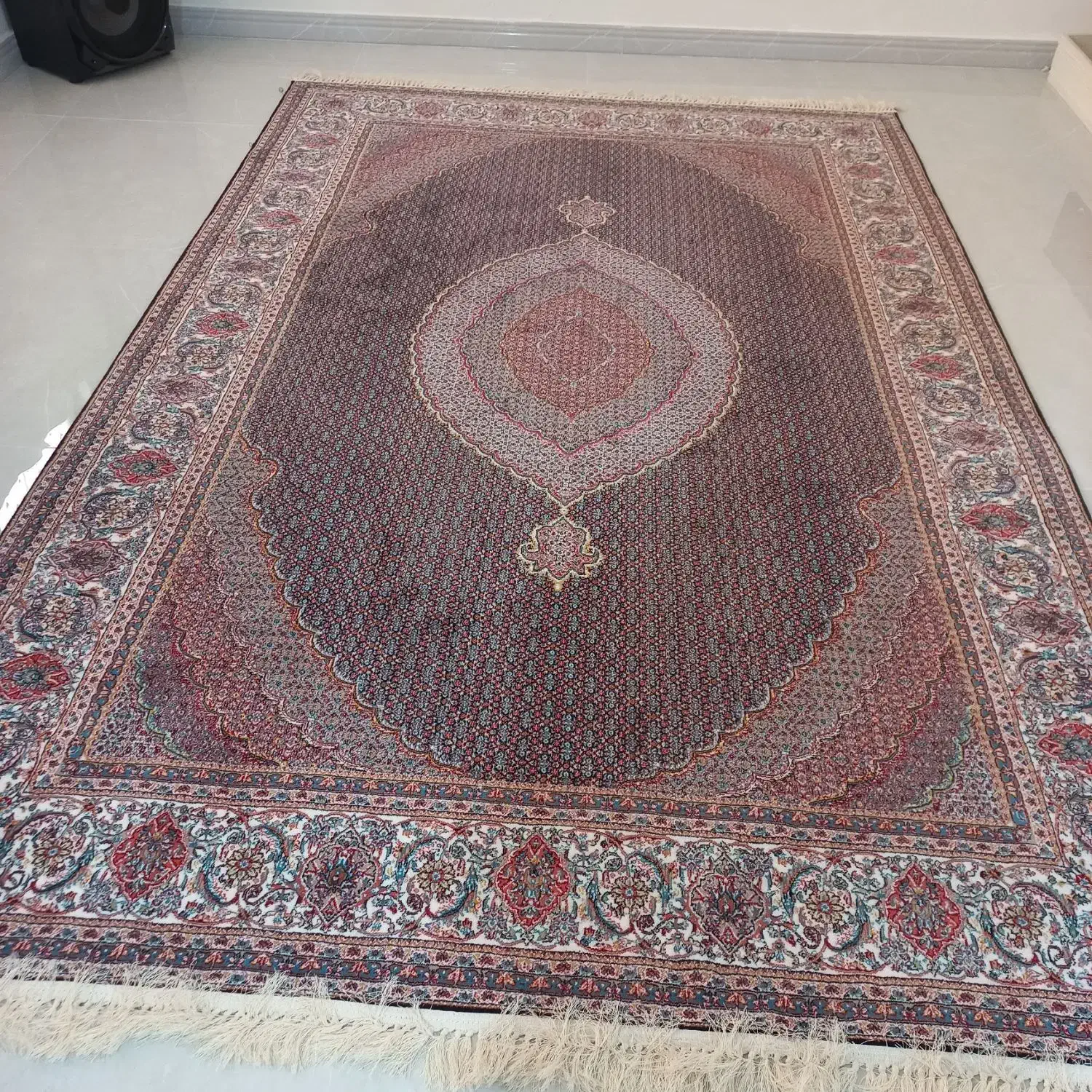 فرش با اصالت ایرانی طرح ریزماهی|فرش|ساری, |دیوار