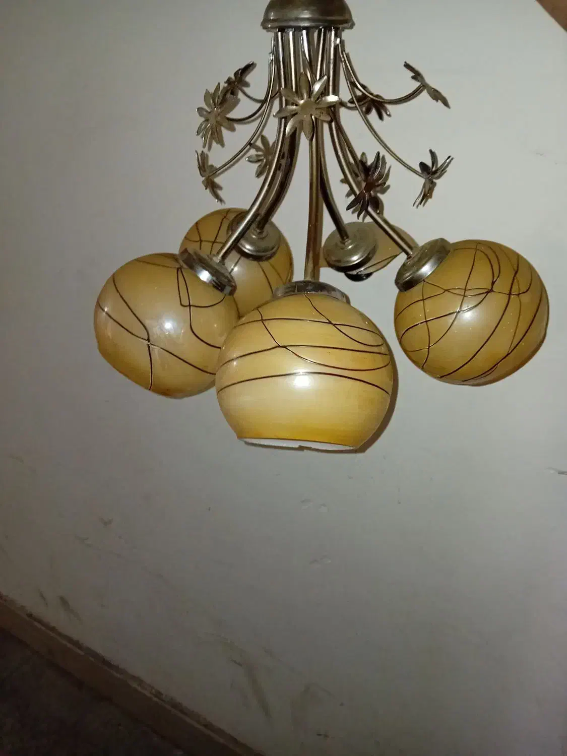 یک لوستر ۴شعله ویک تک شعله برای آشپزخانه یا اتاق|لوستر و چراغ آویز|محمدیه-قزوین, |دیوار