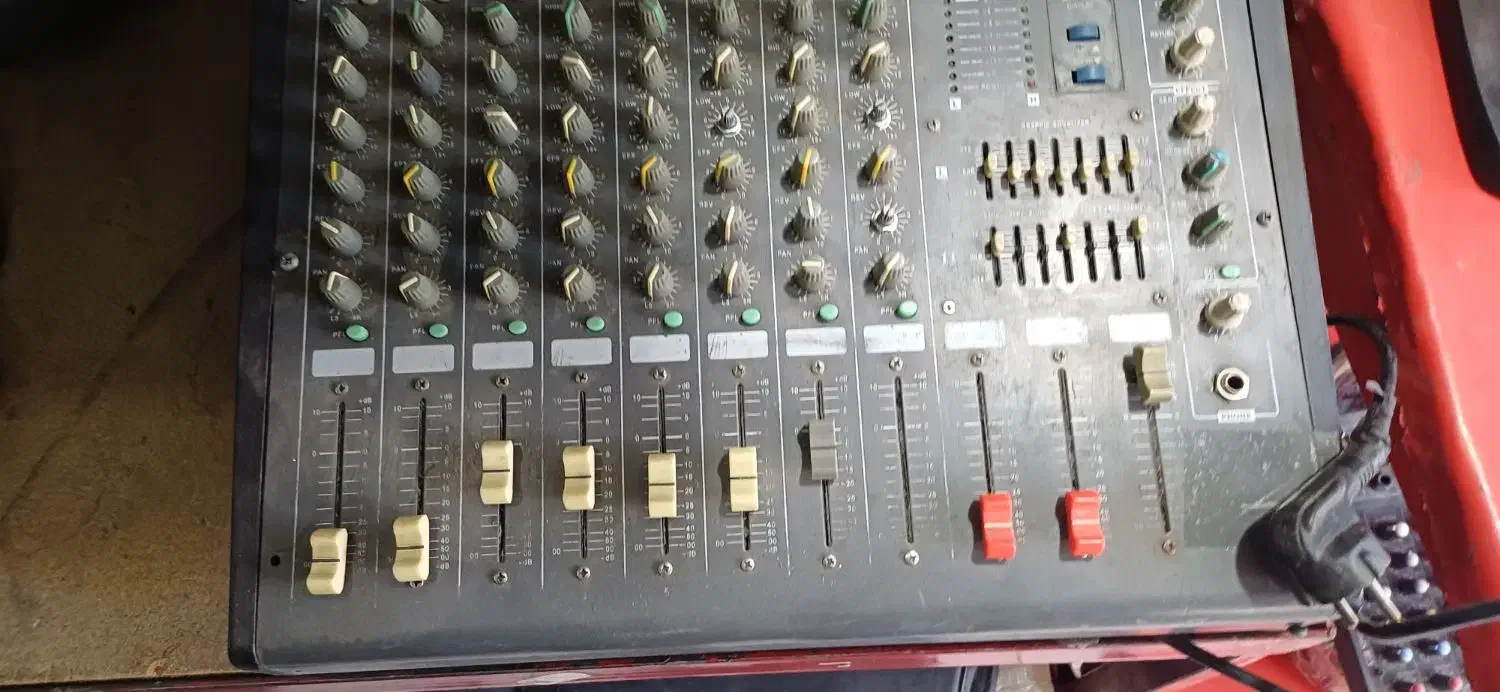 پاور میکسر الن هیت|گیتار، بیس، امپلیفایر|دورود, |دیوار