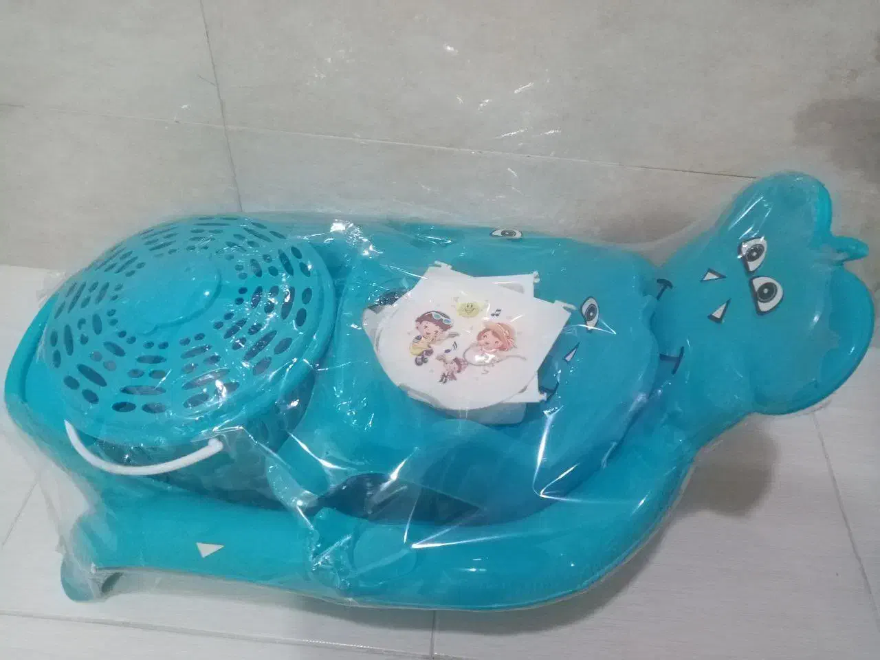 وان نوزاد|لوازم سرویس بهداشتی|بانه, |دیوار