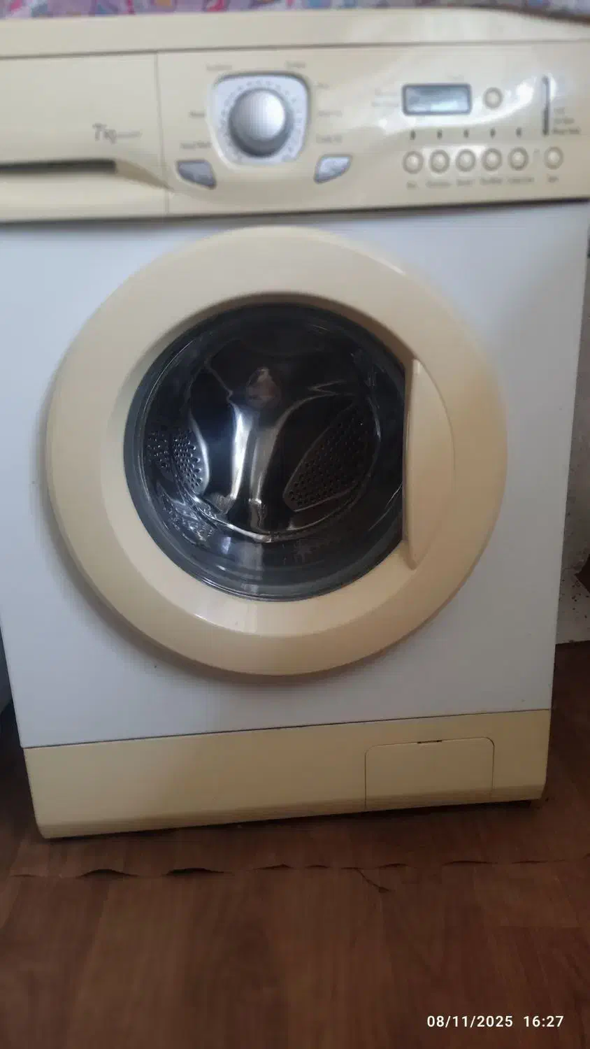 لباسشویی ۷ کیلویی الجی|ماشین لباسشویی و خشک‌کن لباس|رشت, بالاکویه|دیوار