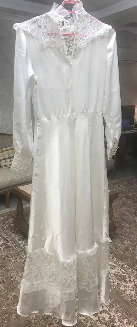 لباس عروس|لباس|رشت, رودبارتان|دیوار