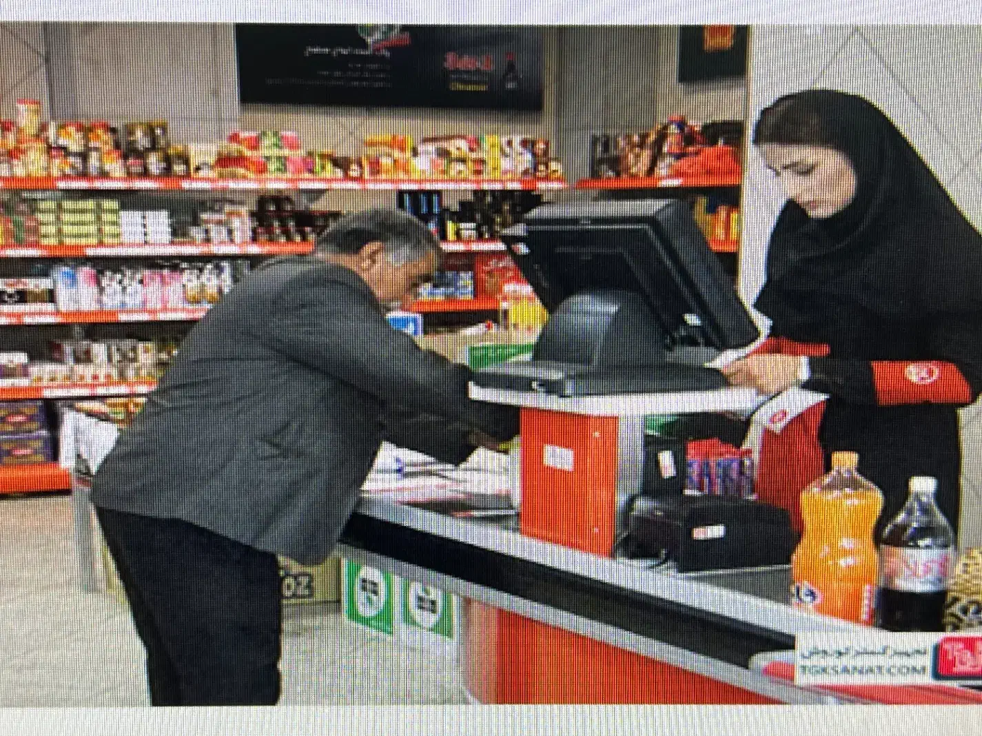 استخدام صندوقدار و استخدام کارگر در هایپرمارکت|استخدام خدمات فروشگاه و رستوران|اصفهان, پوریای ولی|دیوار