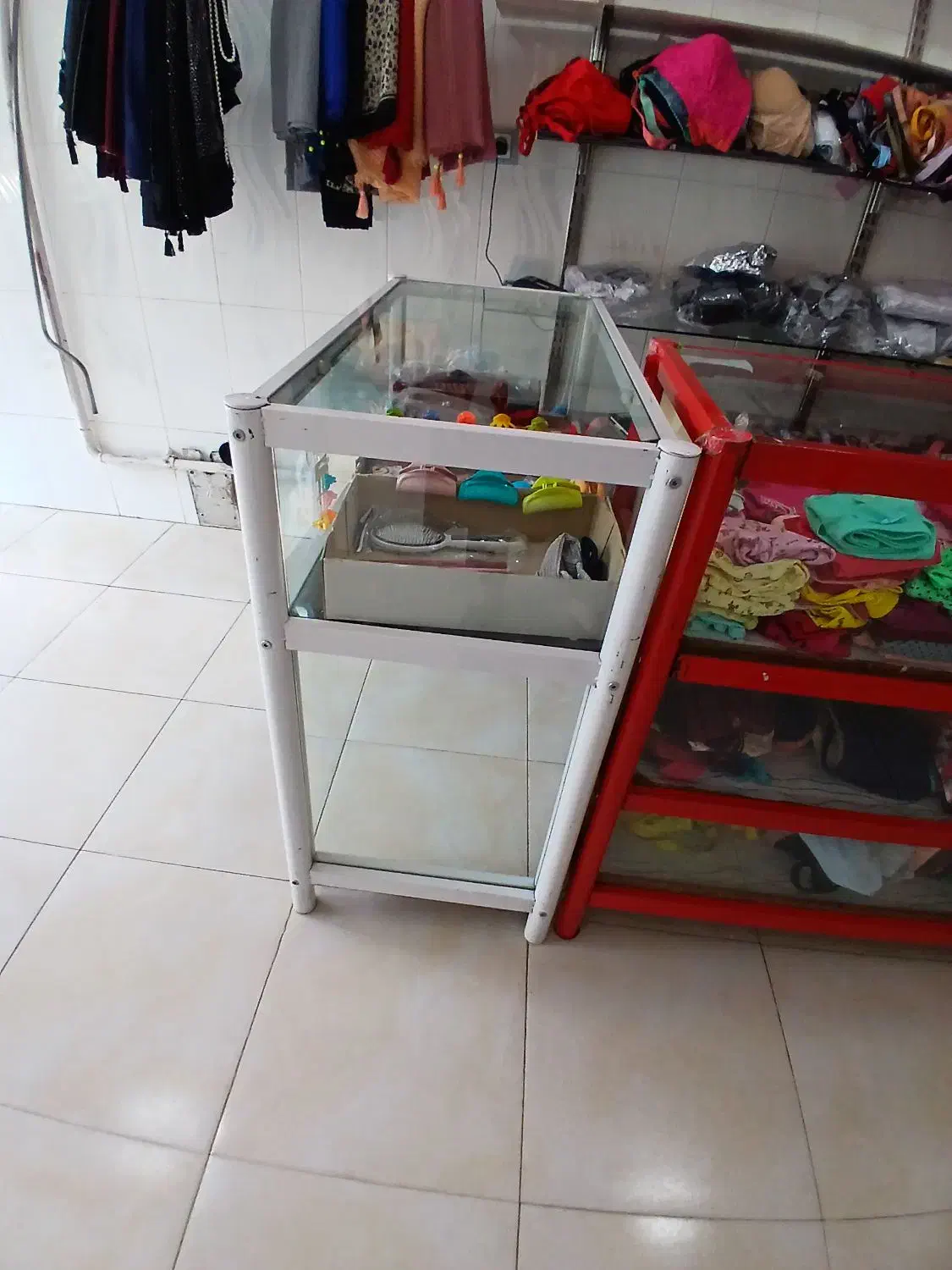 جمع آوری مغازه این لباس های زیربامیزها|لباس|تبریز, |دیوار