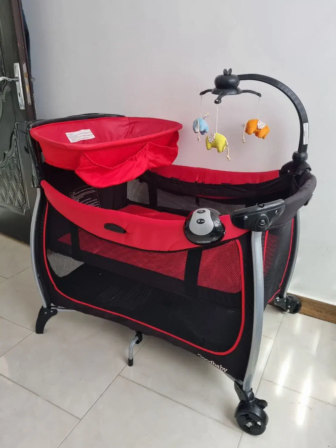 تخت کنار مادر|تخت و صندلی بچه|پرند, فاز ۳|دیوار