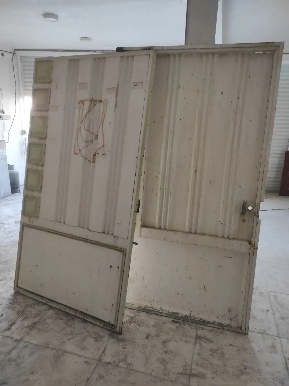 در آهنی|مصالح و تجهیزات ساختمان|ملایر, |دیوار