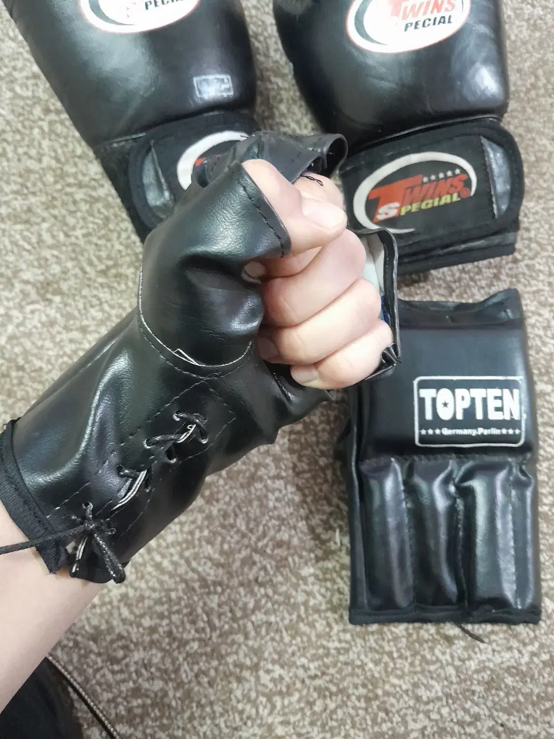 دستکش بوکس و فایت و کنگ فو|تجهیزات ورزشی|قم, صفائیه|دیوار