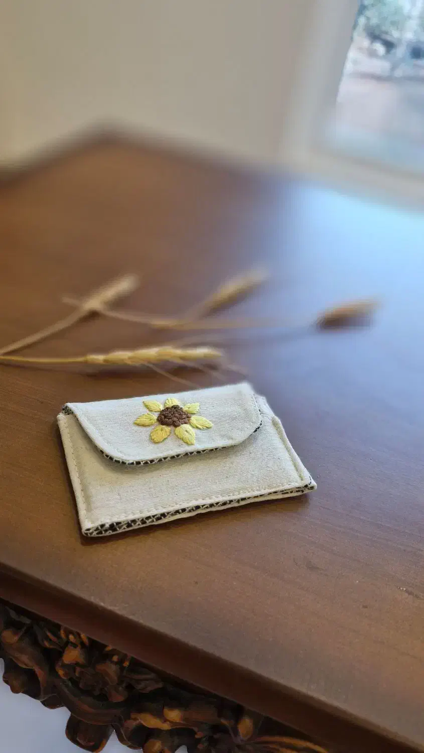 توت بگ دست ساز گلدوزی شده|لباس|خمام, |دیوار