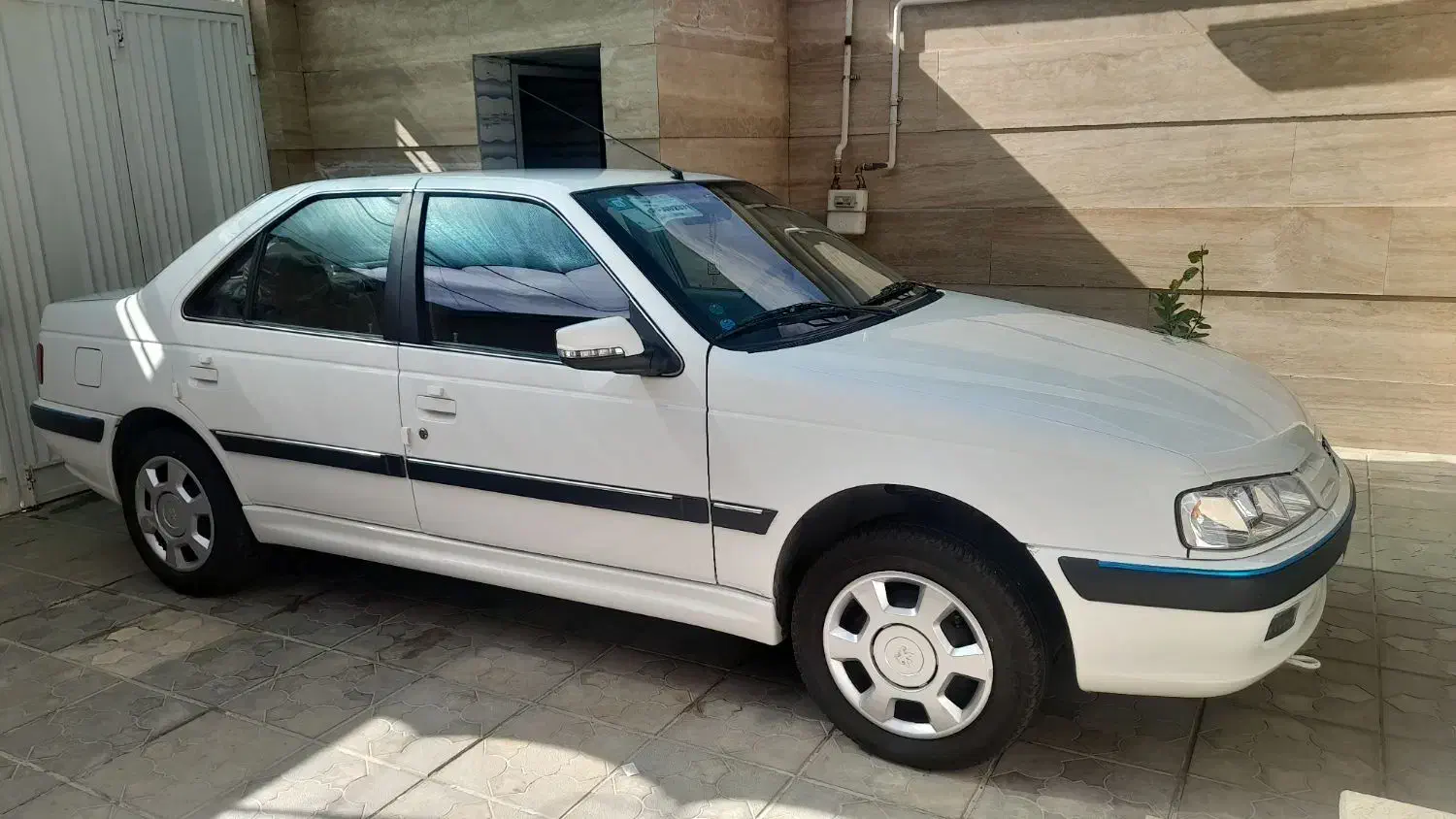 پژو پارس ۴۰۲ موتور جدید|خودرو سواری و وانت|نیریز, |دیوار