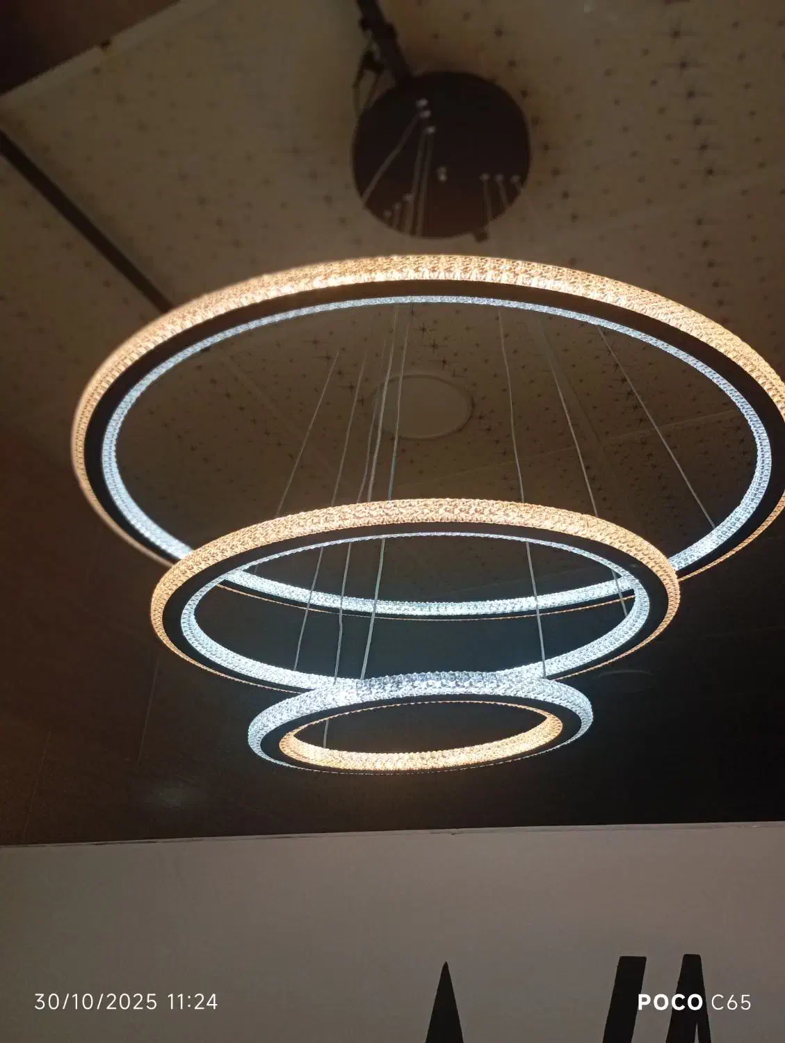 تولیدی انواع لوستر مدرن و مینیمال( مدرن لایت)|لوستر و چراغ آویز|سنندج, |دیوار