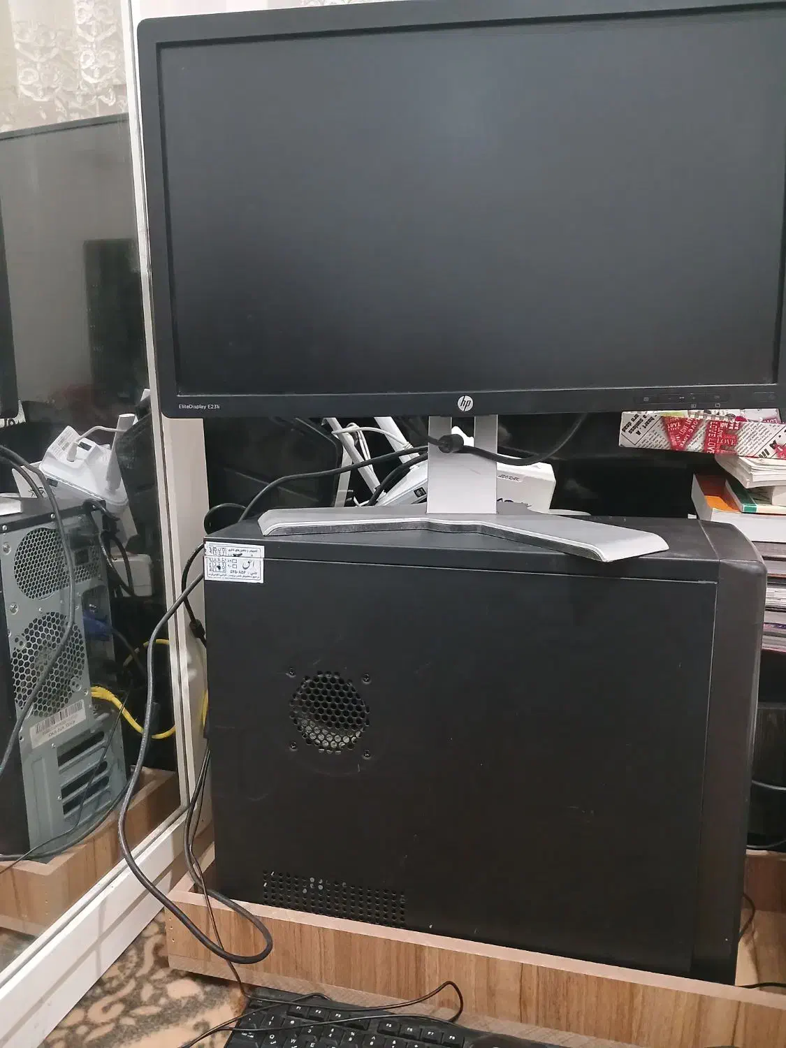 یک دستگاه کامپیوتر با تمام لوازم|رایانه رومیزی|زنجان, |دیوار