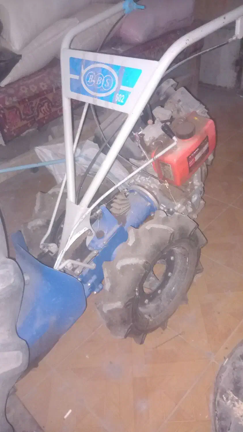 علف زن|ابزارآلات|هیر, |دیوار