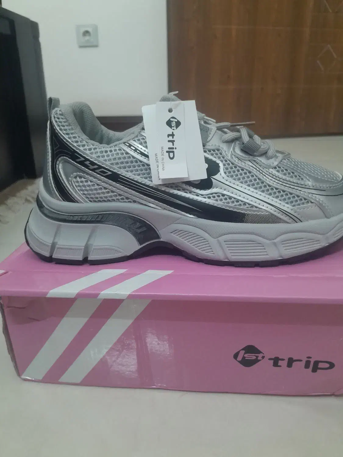 کتانی بالنسیاگای چینی شماره ۴۰|کیف، کفش، کمربند|قم, انسجام|دیوار