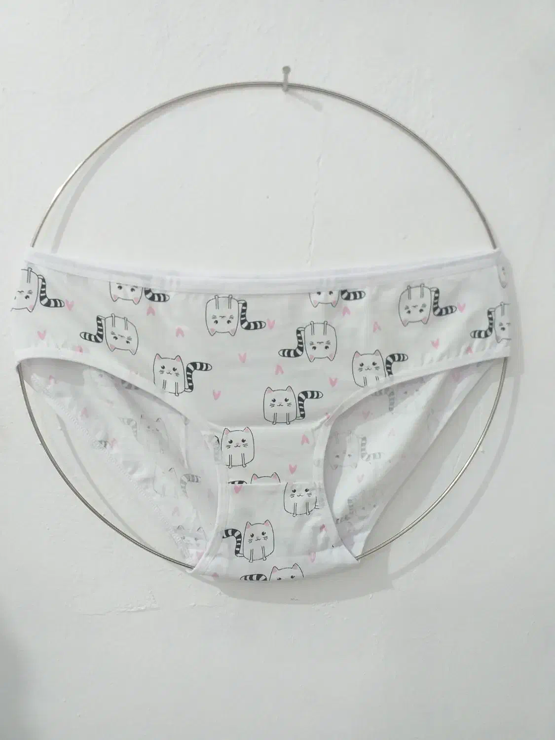 لباس زیر|لباس|مسجد سلیمان, |دیوار