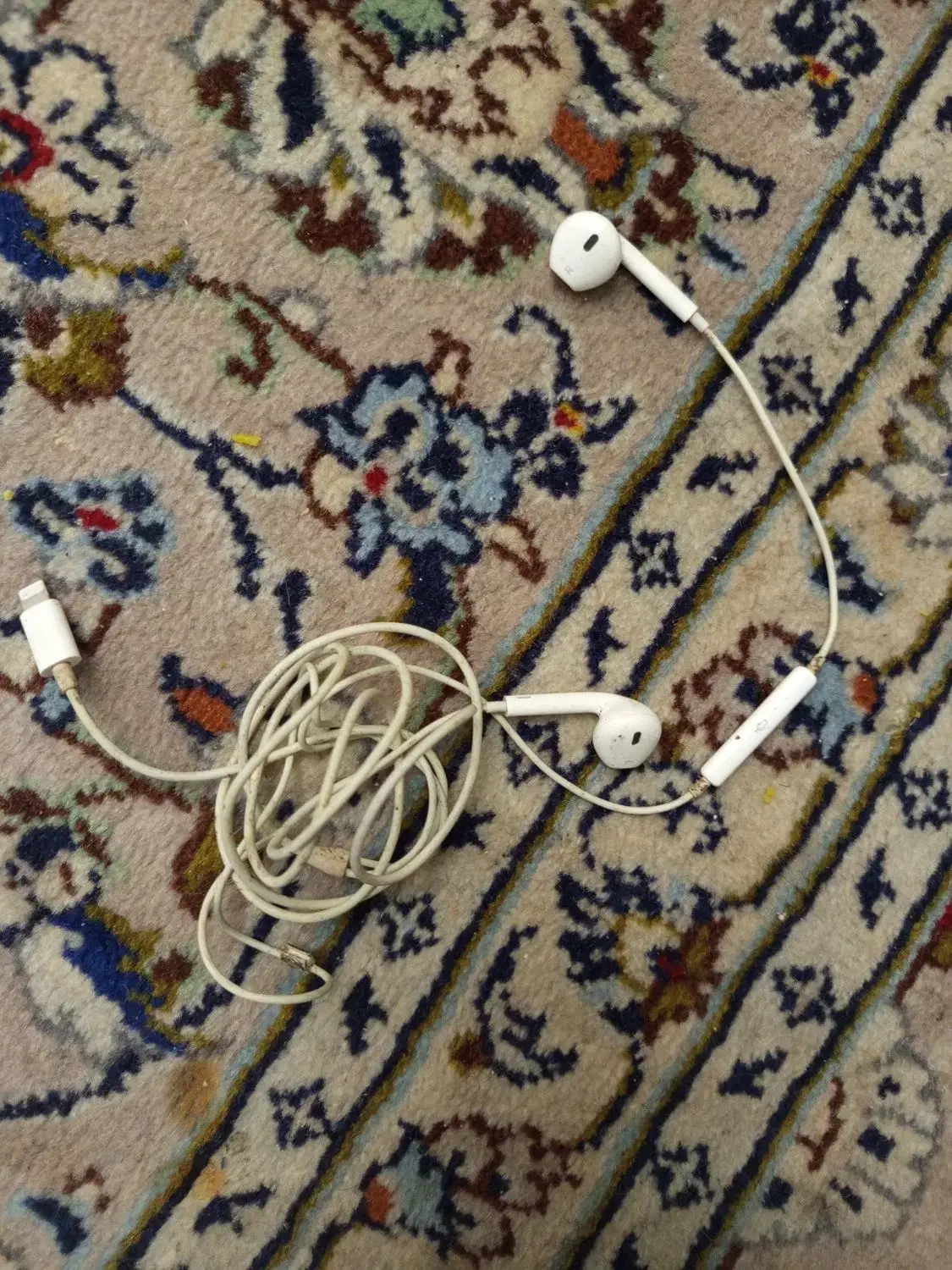 ۲هنذفری لایتینگ اپل اورج در حد آک و یکی تعمیرلازم|لوازم جانبی موبایل و تبلت|تهران, علم و صنعت|دیوار