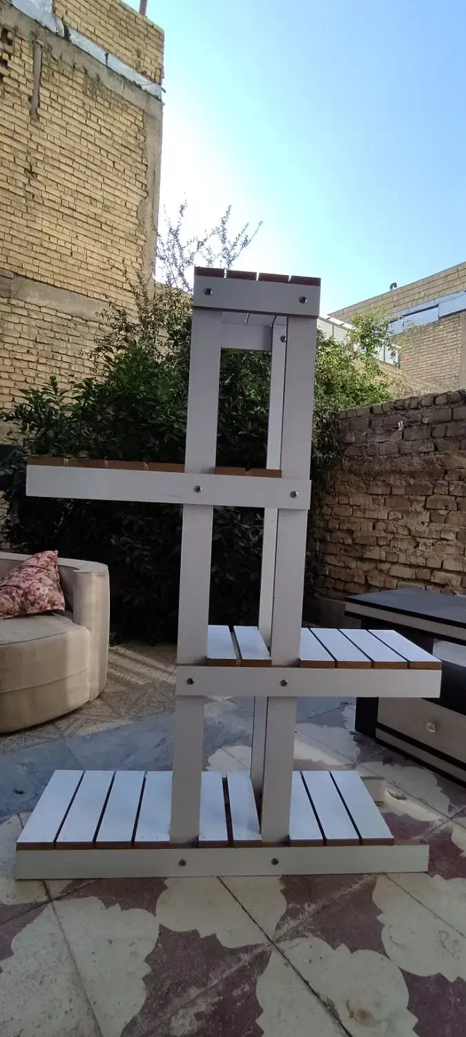 استند گل|گل و گیاه طبیعی|شیراز, کوشک میدان|دیوار