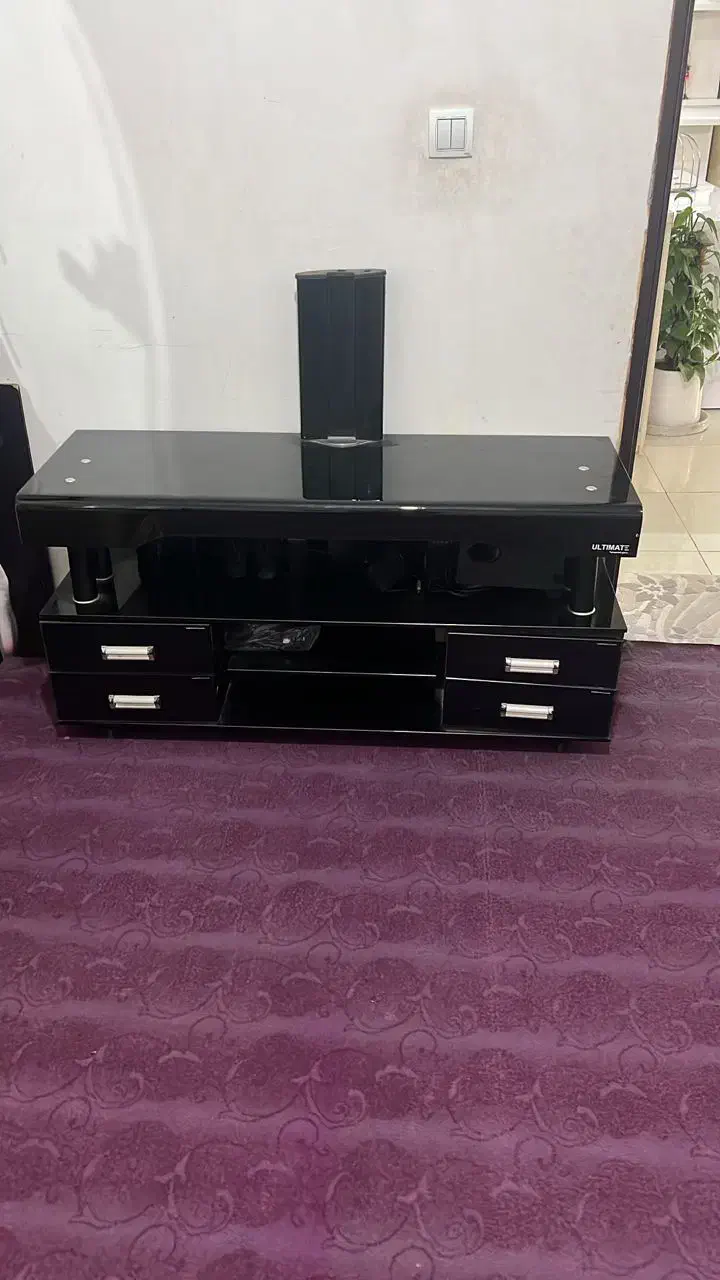 فروشی بسیار سالم تعویض بخاطر دکراسیون خونه|میز تلویزیون|بندر کنگان, |دیوار