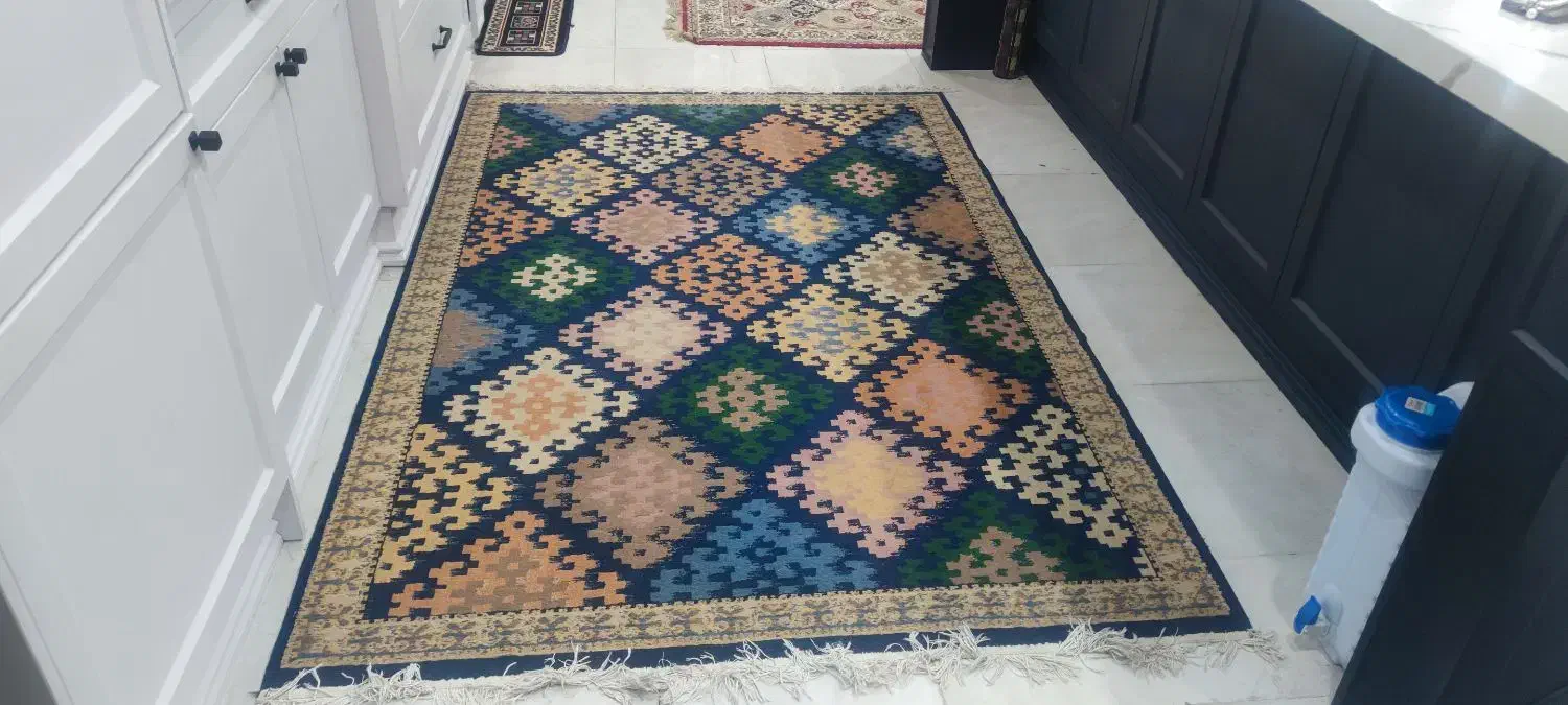 فرش|فرش|پردیس, فاز ۸|دیوار