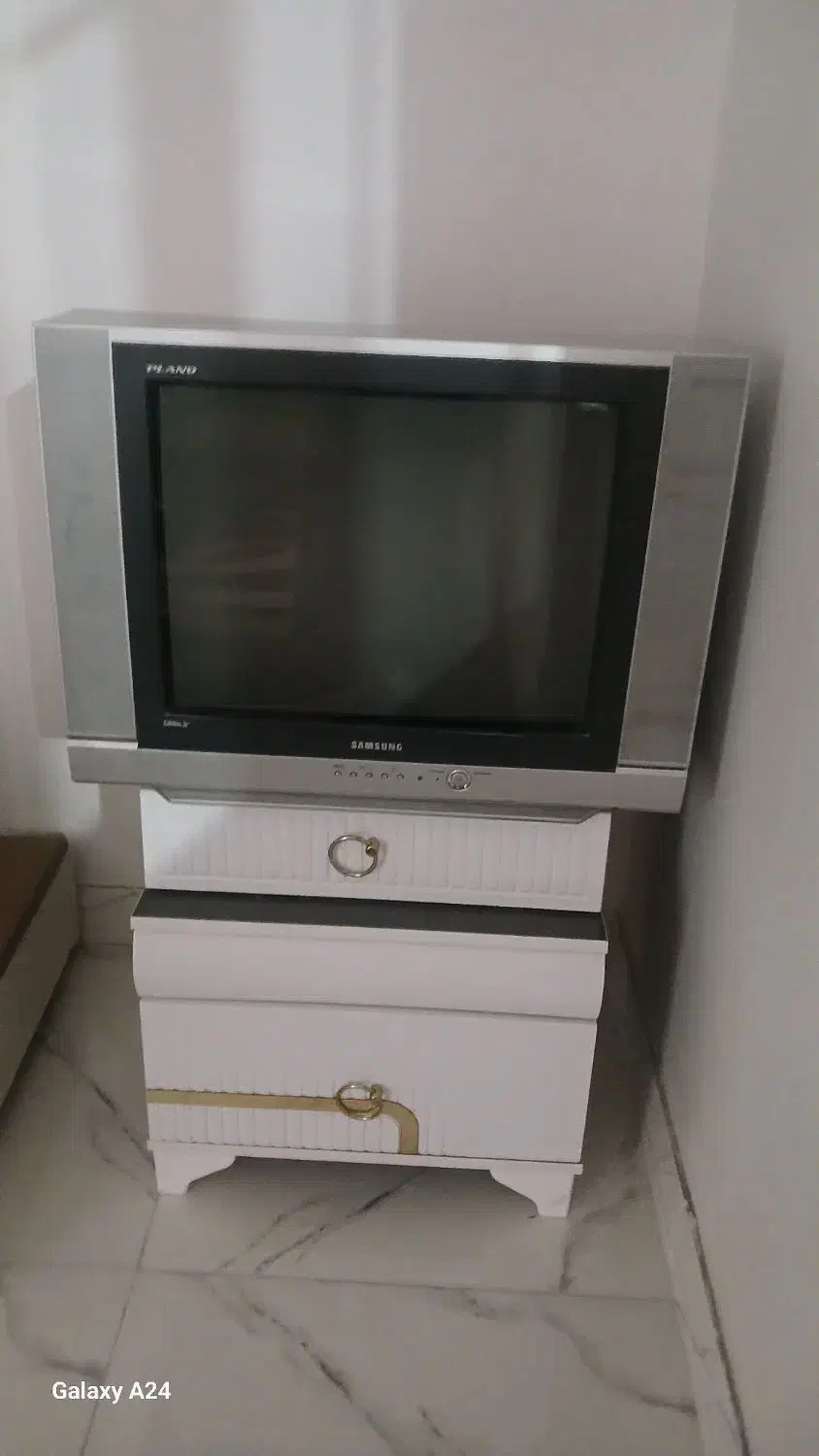 تلویزیون ۲۱ اینچ سامسونگ|تلویزیون و پروژکتور|رشت, استقامت ۲|دیوار