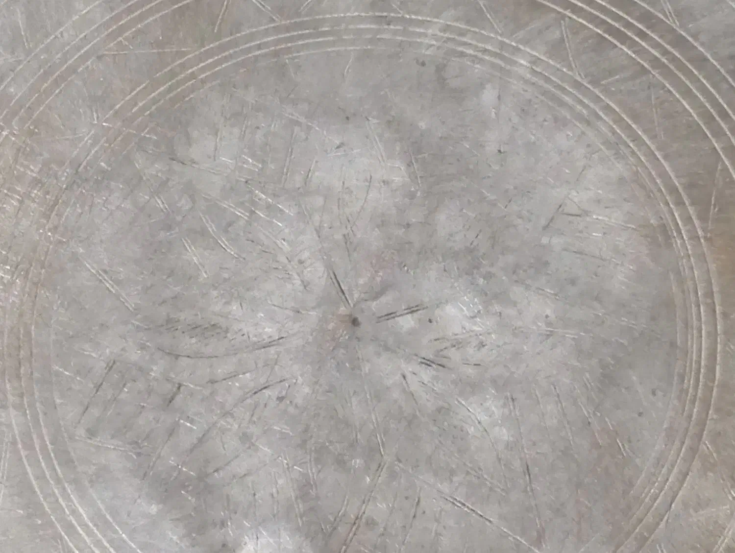 سینی قدیمی مسی|کلکسیون اشیاء عتیقه|بومهن, |دیوار