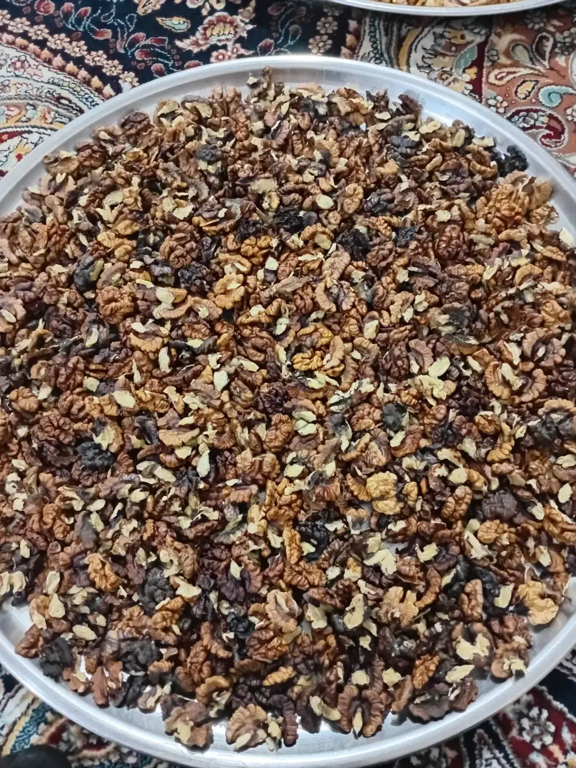 گردو قرمز و قهوه ای مخلوط|خوردنی و آشامیدنی|عجب شیر, |دیوار