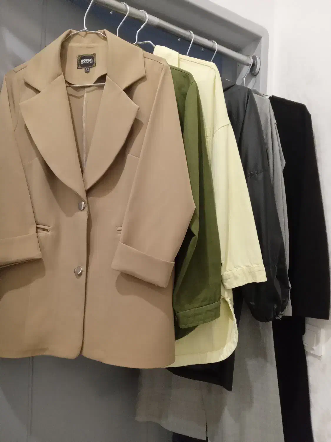 مانتو پاییزی و بارونی نو و در حد نو|لباس|مشهد, هنرور|دیوار