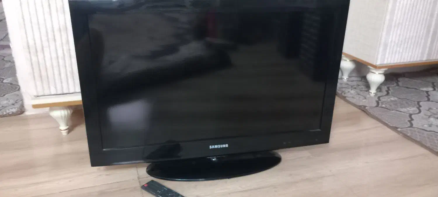 تلوزیون ۳۲ سامسونگ|تلویزیون و پروژکتور|پرند, فاز ۶|دیوار