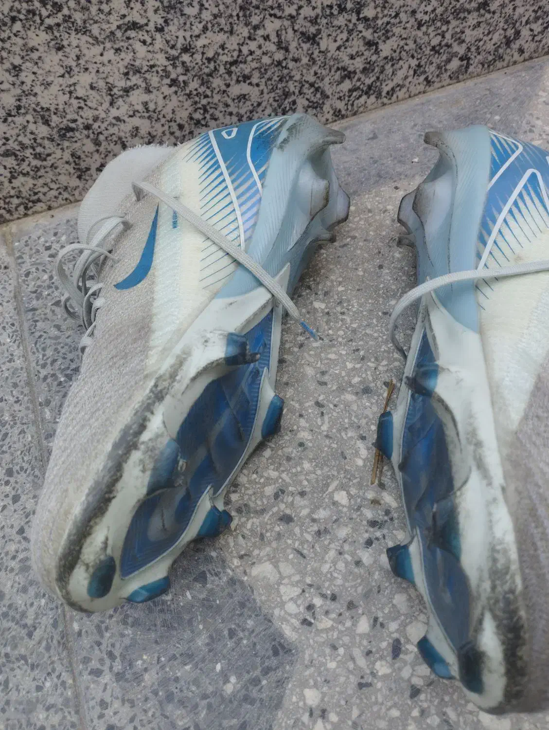 کفش فوتبال|کیف، کفش، کمربند|فسا, |دیوار