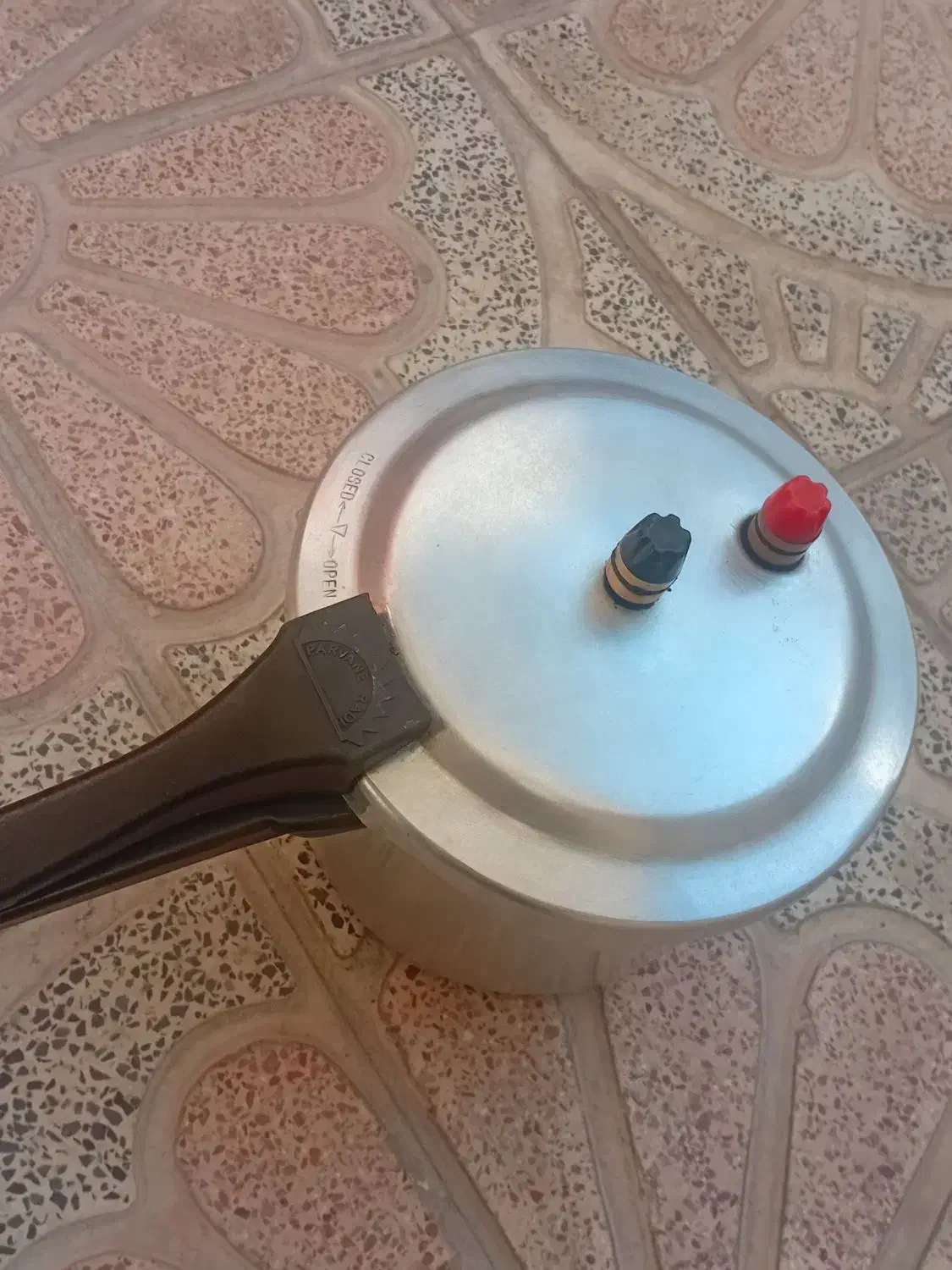 دیگ زودپز|ظروف پختوپز|دورود, |دیوار