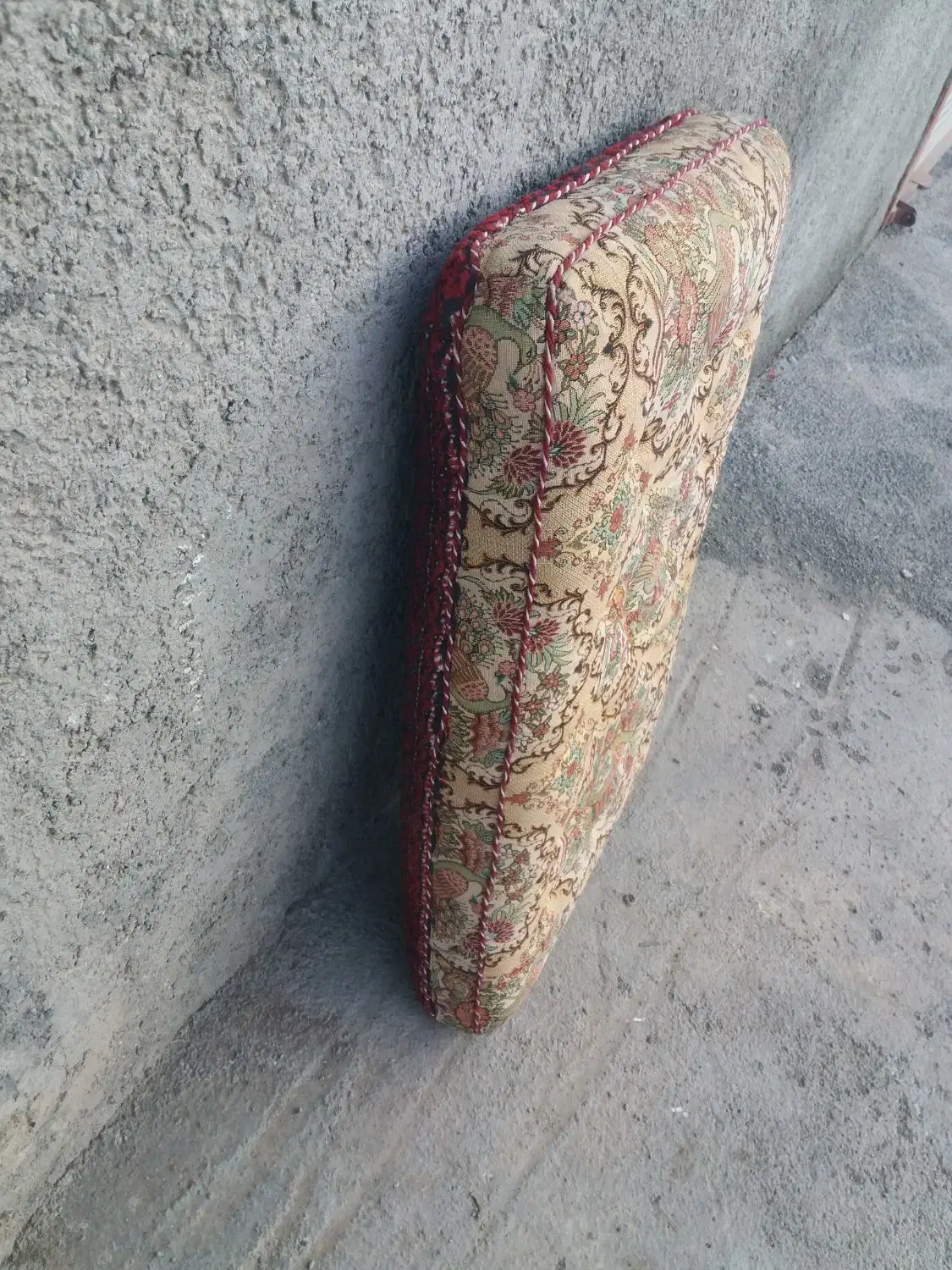 پشتی|پشتی|سنندج, |دیوار