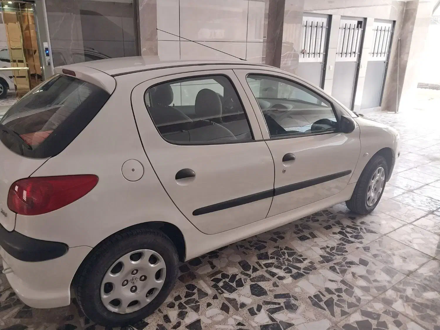 ۲۰۶ مدل ۹۸ تیپ 2|خودرو سواری و وانت|خمینی‌شهر, |دیوار