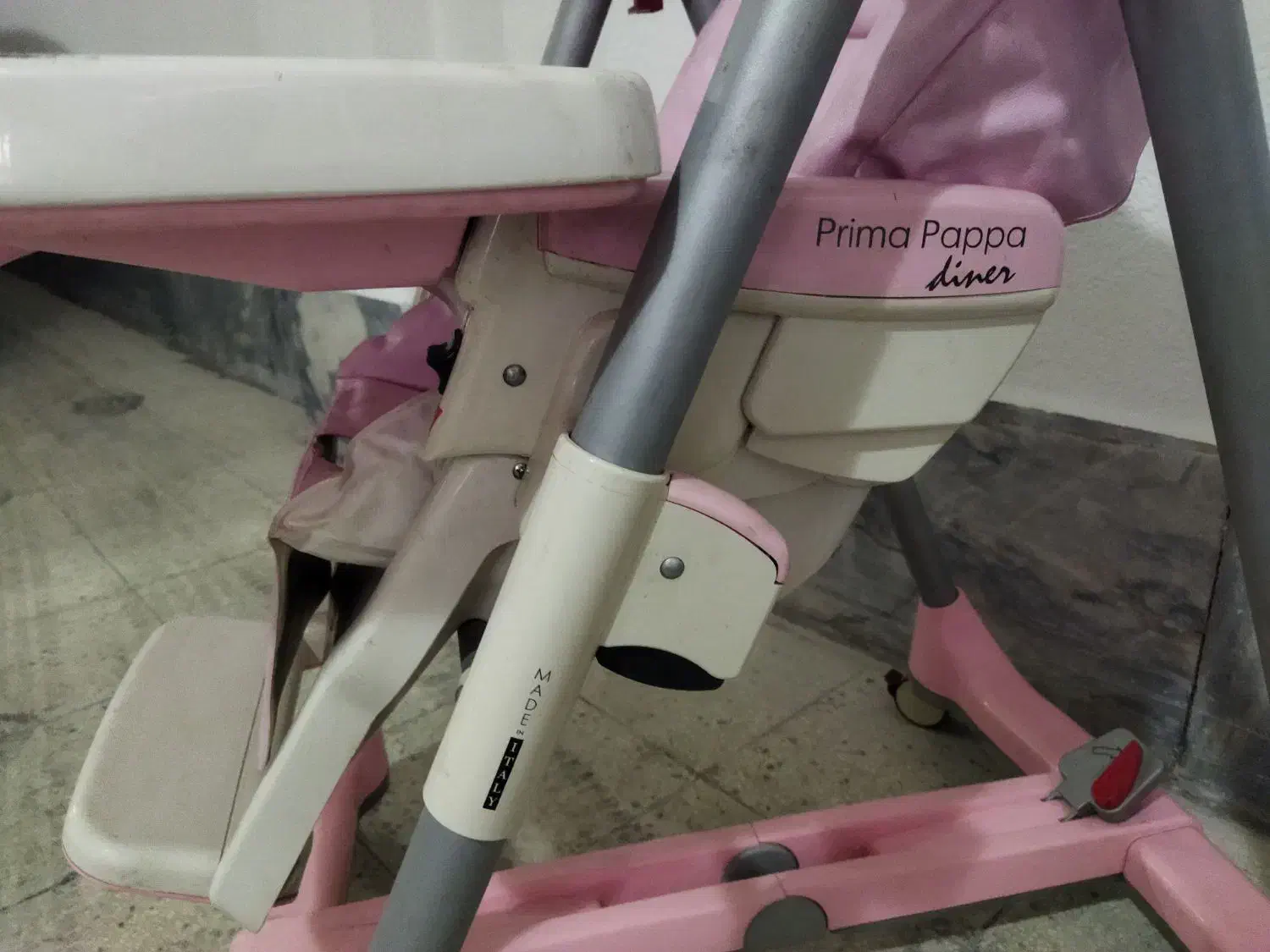 صندلی غذای کودک ایتالیایی|تخت و صندلی بچه|تهران, چوب تراش|دیوار