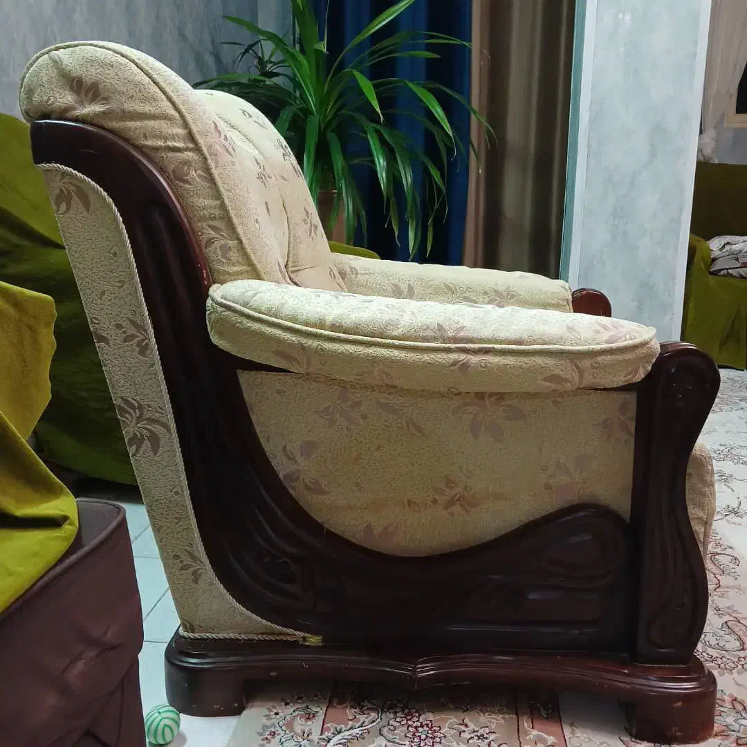 یک ست مبل ۷ نفره|مبلمان خانگی و میز عسلی|شیراز, باهنر|دیوار