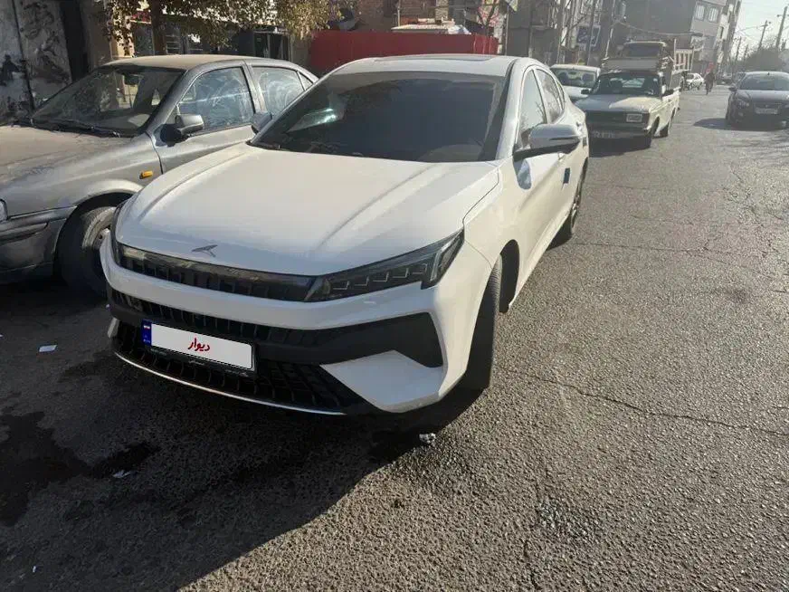 J7 سفید مدل 1404|خودرو سواری و وانت|قم, انسجام|دیوار