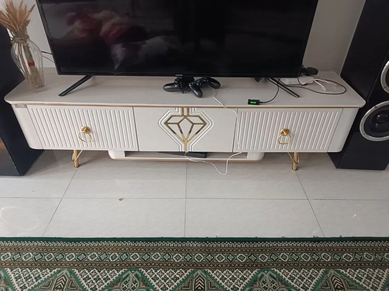 میز تلویزیون الماس|میز تلویزیون|فردیس, فرامرزیه|دیوار