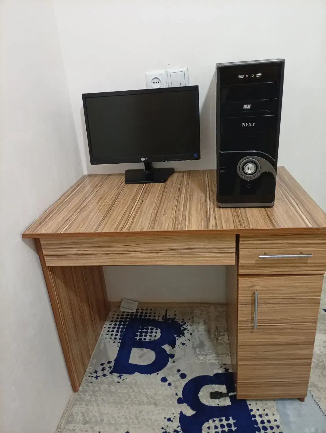 کامپیوتر /مانیتور/کیس/میز|رایانه رومیزی|چهارباغ, |دیوار