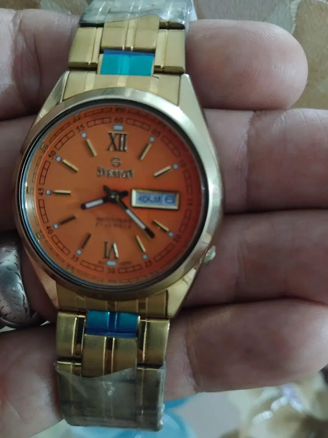 ساعت سویستون طلایی آکبند اصل ژاپن|ساعت|زرندیه, |دیوار