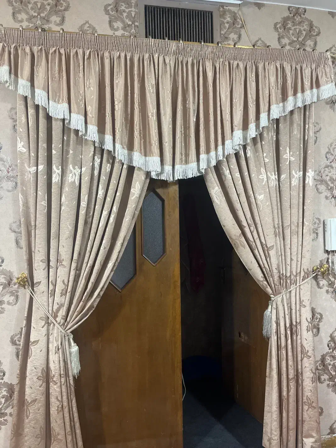 پرده|پرده، رانر، رومیزی|شیراز, شاه قلی بیگی|دیوار