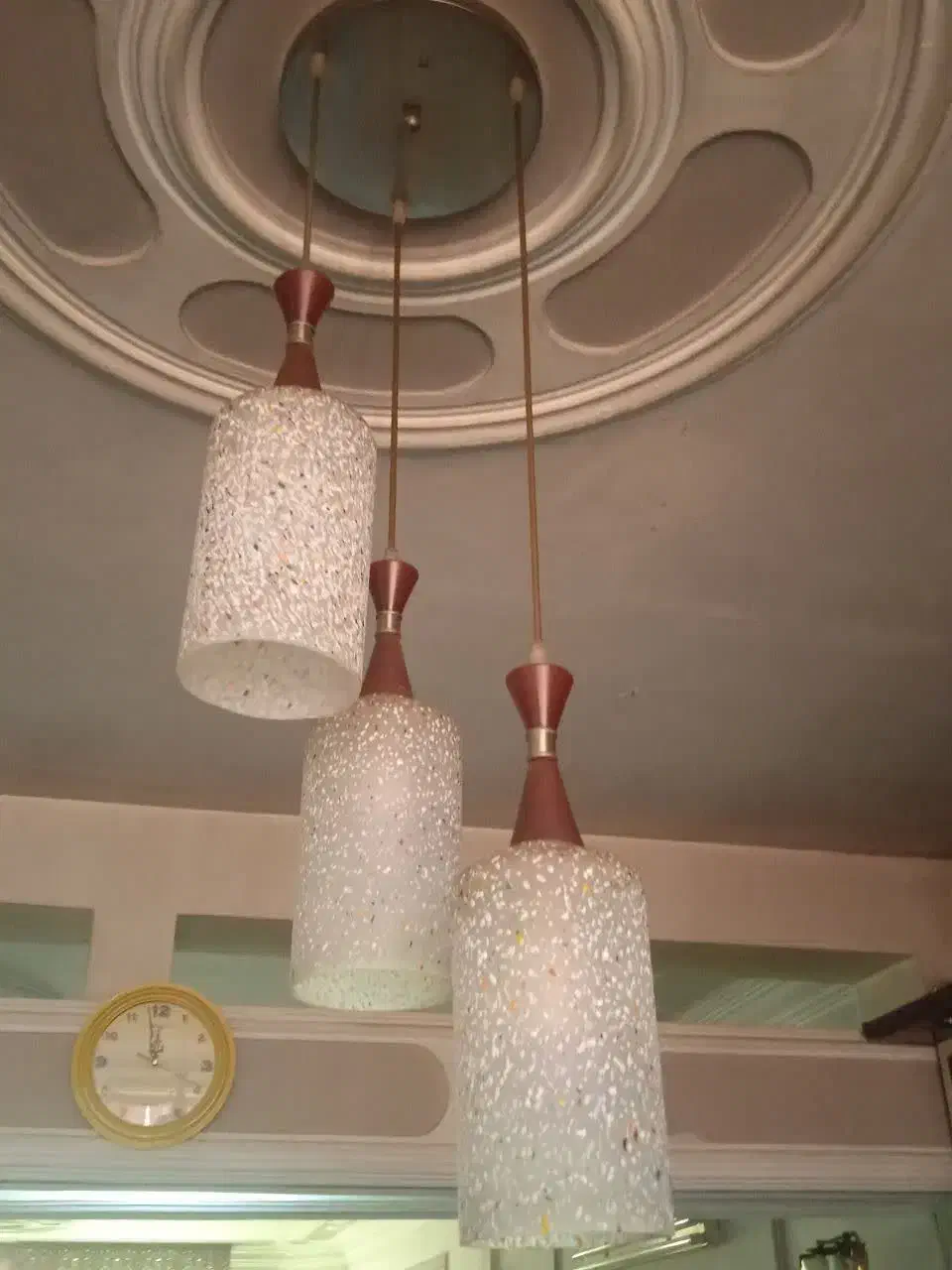 لوستر ۳ شاخه در حد نو وسالم|لوستر و چراغ آویز|کرج, شهرک پردیسان|دیوار