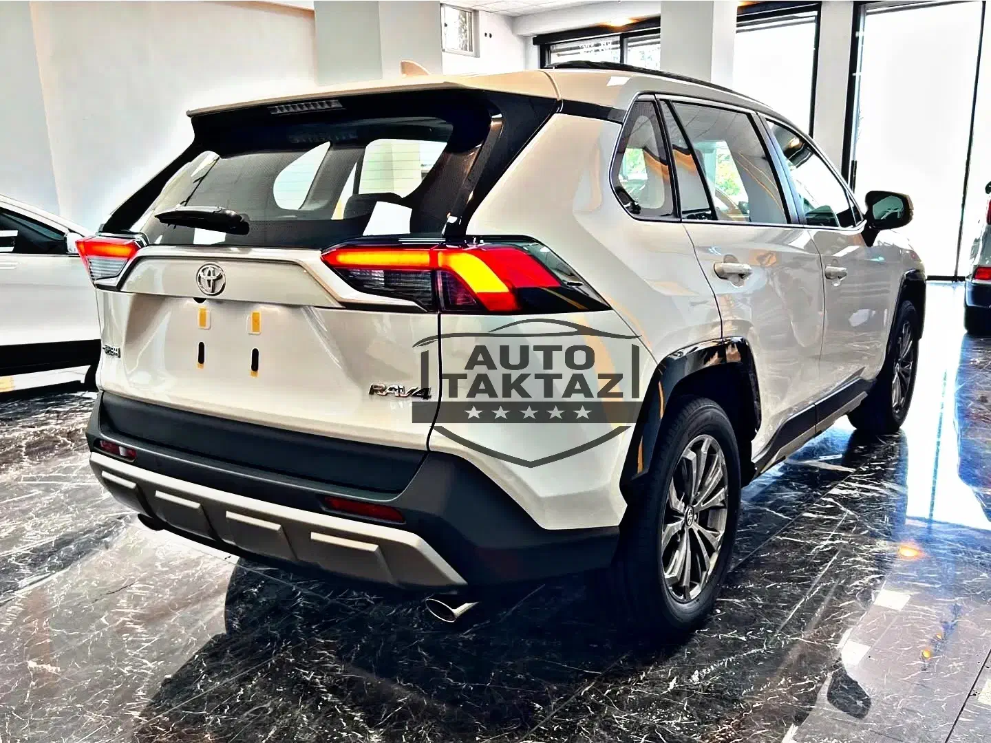 تویوتا رافور RV4 فول چین // مدل 2024 صفر خشک روز|خودرو سواری و وانت|تهران, درختی|دیوار