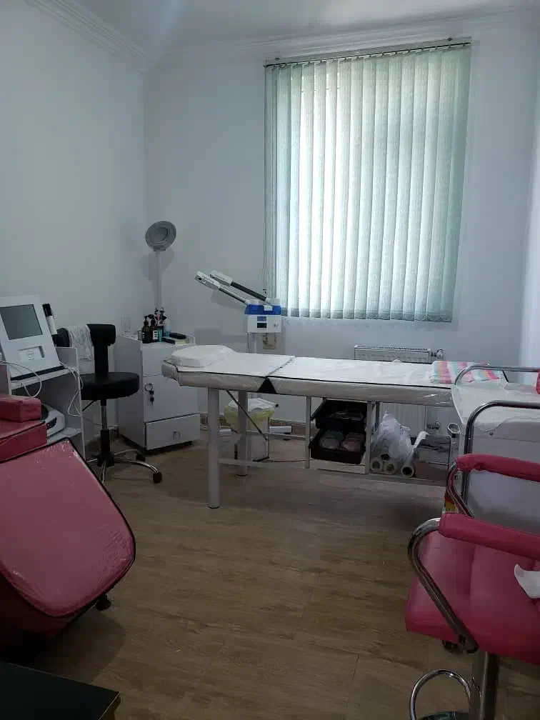 اجاره اتاق در سالن زیبایی بدون ودیعه|اجارهٔ دفتر کار، اتاق اداری، مطب|کرج, اصفهانی‌ها|دیوار