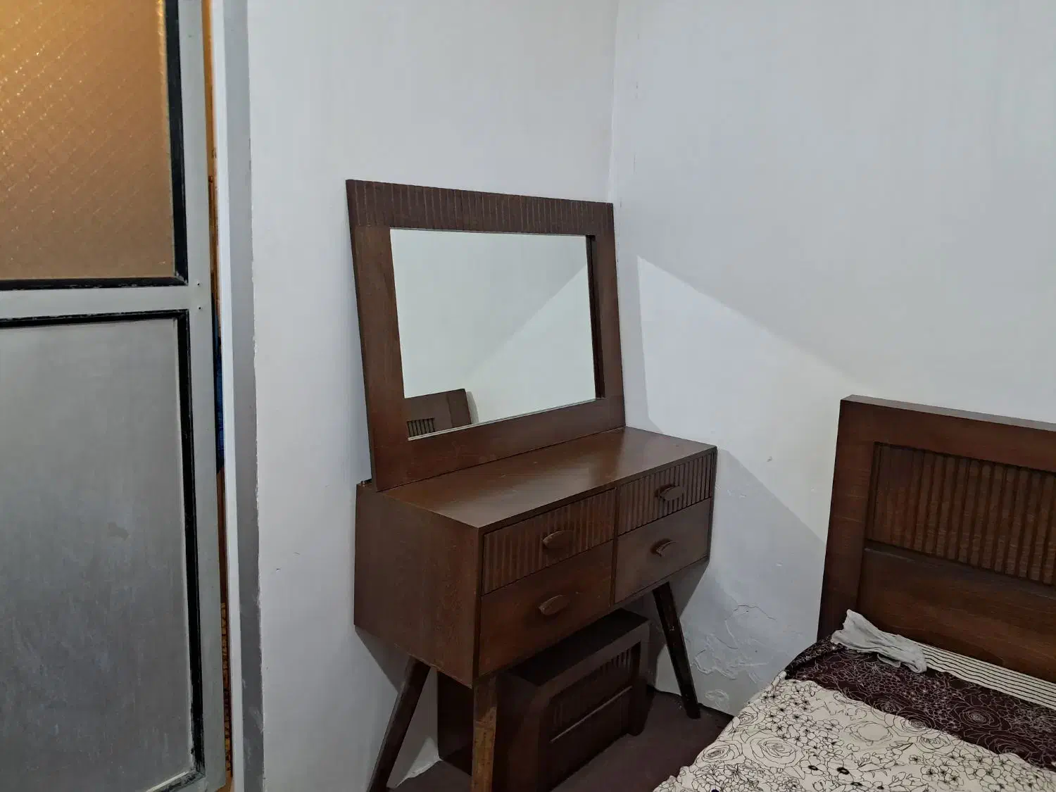 میز آرایشی|تخت و سرویس خواب|بهارستان, |دیوار