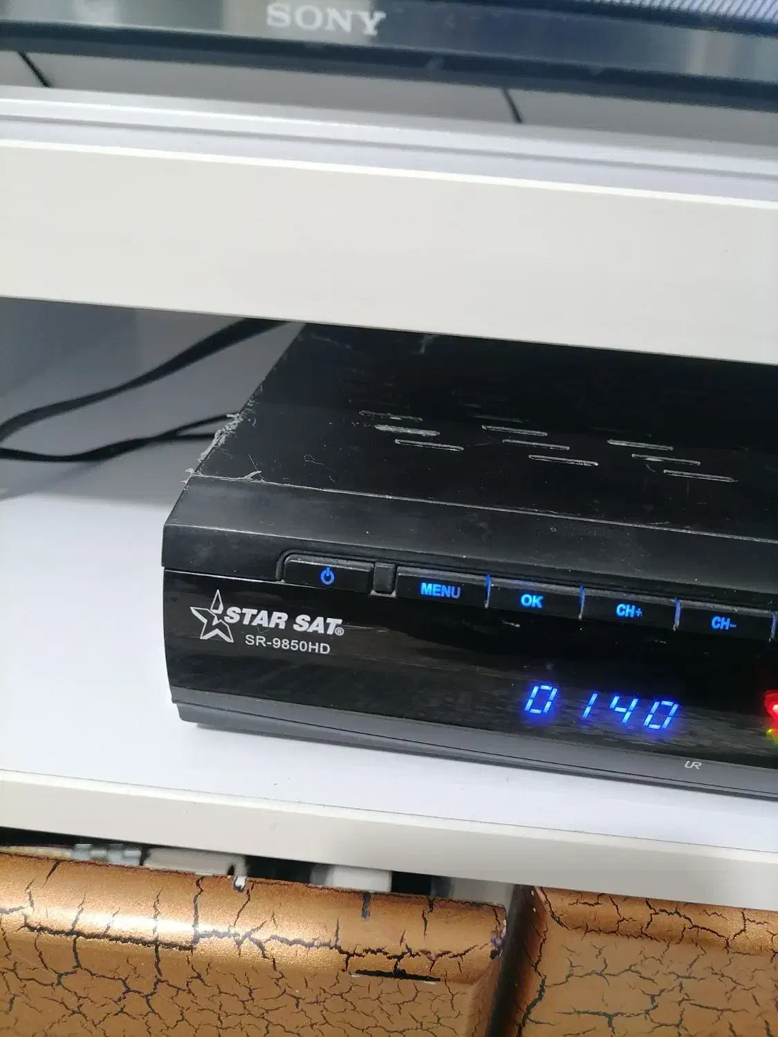 آنتن نصب.. نصاب|تلویزیون و پروژکتور|پرند, فاز ۶|دیوار