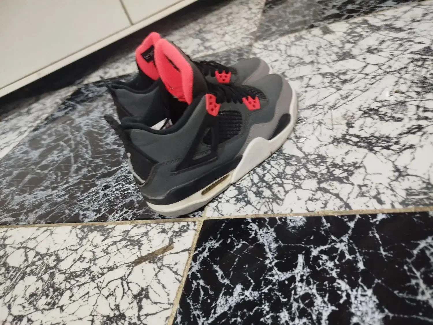 کفش جردن فور|کیف، کفش، کمربند|بندرعباس, |دیوار